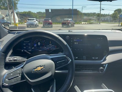 2025 Chevrolet Equinox Base
